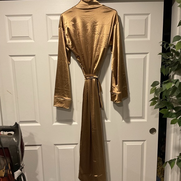 Laina Rauma The Robe Club Bed Collection Satin Gold Metallic Long Wrap Robe - Picture 4 of 8